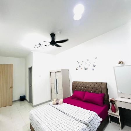Ureshii Homestay Ladang Tanjung Kuala Terengganu With Pool Exterior foto