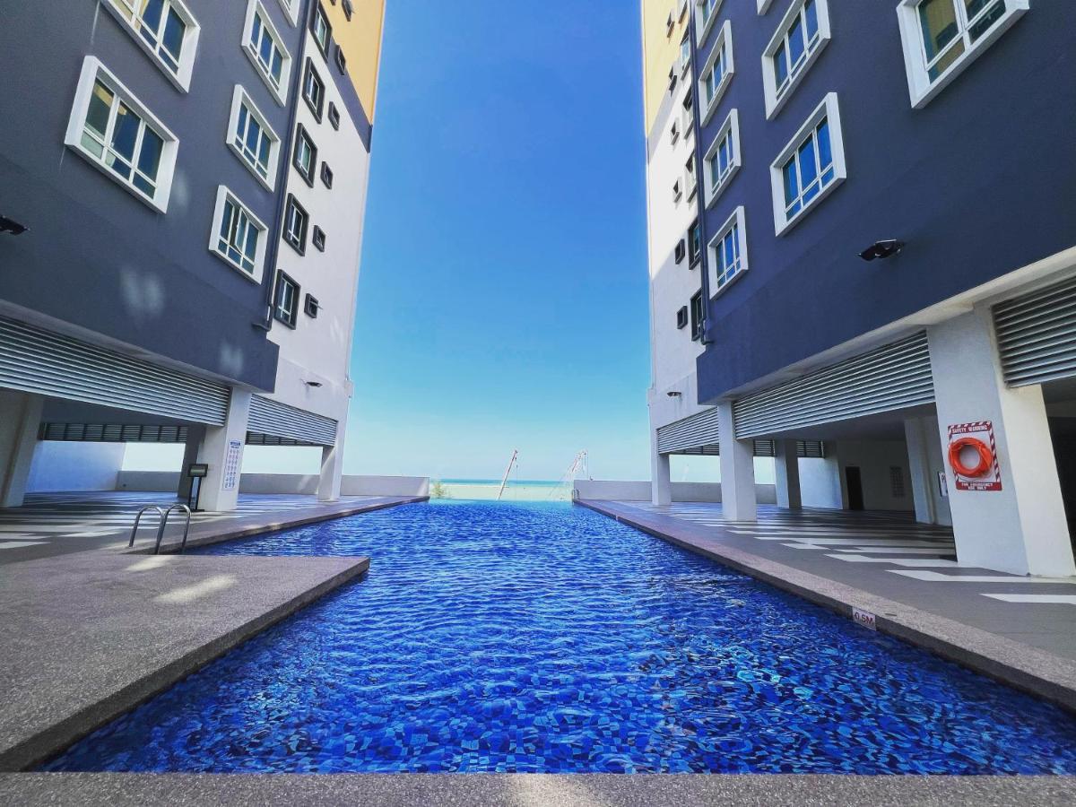 Ureshii Homestay Ladang Tanjung Kuala Terengganu With Pool Exterior foto